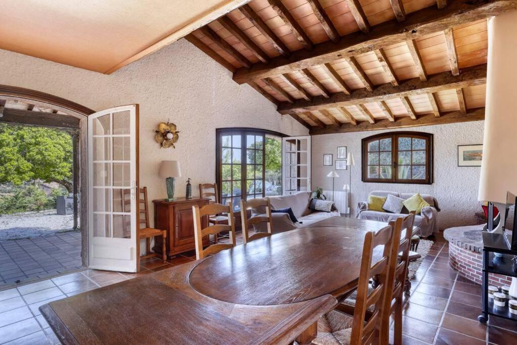 Maison de vacances Charmante villa provençale avec piscine 29 Rue Jean Florette, 83240 Cavalaire-sur-Mer