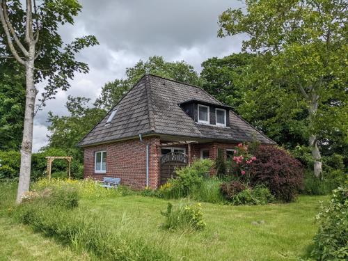 Maison de vacances Charmantes Ferienhaus in Nordfriesland 1 Kjerstraße Humptrup