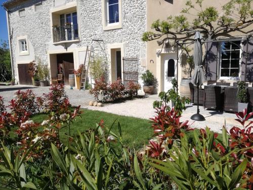 Charme au cœur des vignes Malras france