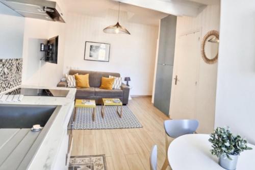 Charming 1 bedroom apartment center Cannes france