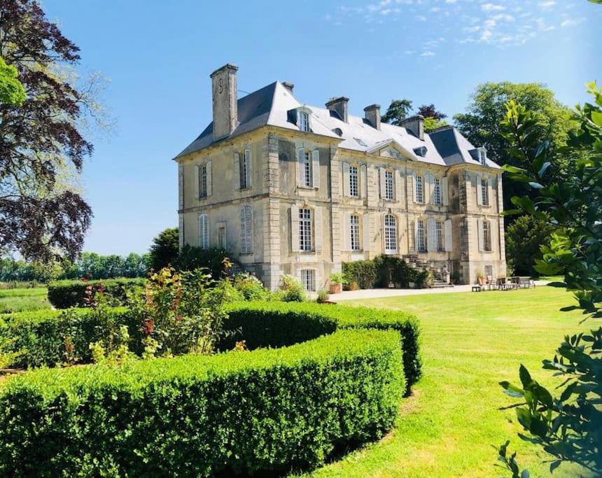 Villa Charming 18th Century Chateau, near Bayeux in Calvados, Normandie 220 Rue de Bourg 14 240 Livry, 14240 Livry