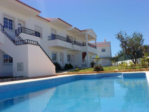 Charming 2-Bed Apartment in Olhos de Agua Albufeira portugal