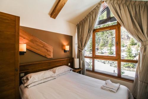 Charming 6th-floor 2-bedroom apartment with fireplace Flaine france