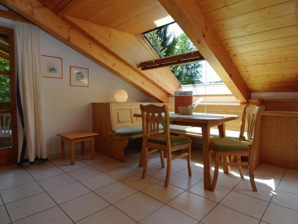 Appartement Charming Apartment in Sch nau am K nigsee with Barbecue , 83471 Mitterbach