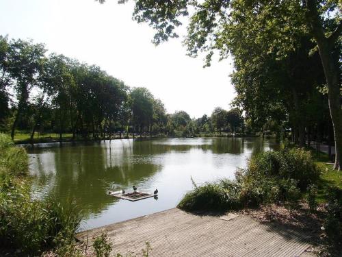 CHARMING APARTMENT WITH THE PRIVATE GARDEN Orsay france