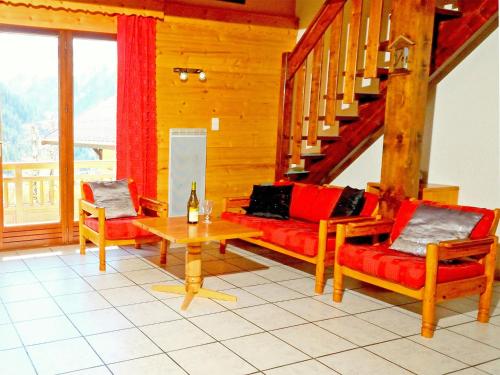 Chalet Charming Chalet in Champagny en Vanoise near Ski Area  Le Villard