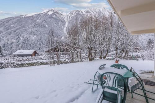 Chalet Charming chalet with garden at Les Bossons - Welkeys 176 route des Songenaz Chamonix-Mont-Blanc