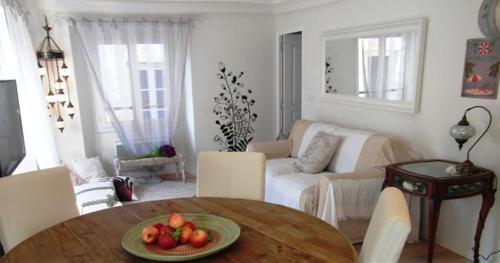 Appartement Charming corner abode with castle views 1 Rue Place Vieille Nice