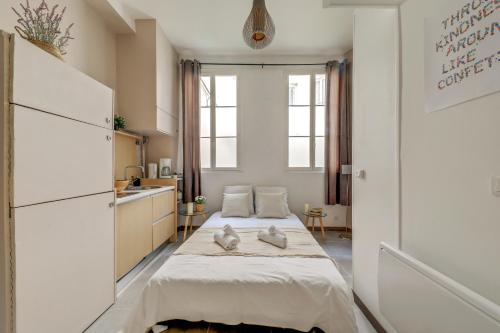 Appartement Charming & cosy flat in heart of Marais, 2min walk to Art & Metier Museum 23 Rue Notre Dame de Nazareth Paris