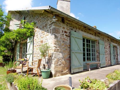 Charming Cottage in Ladignac le Long with Garden Le Chalard france