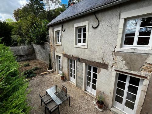 Maison de vacances Charming Cottage with Hot Tub in Burgundy 25 Rue de Glanot Mont-Saint-Jean