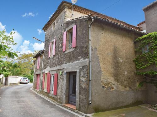 Charming cottage with stunning views in culture rich southern France La Caunette france