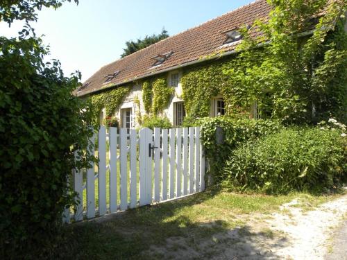 Charming country house with a garden 3 km from Omaha Beach Asnières-en-Bessin france