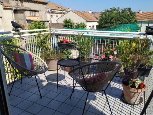 Charming Duplex with Terrace Historical City Center Arles france