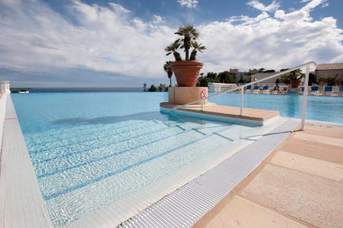 Appartement Charming flat with terrace sea view and swimming pool in Cannes - Welkeys 33 Avenue Amiral Wester Wemyss Bâtiment Vlaminck Cannes