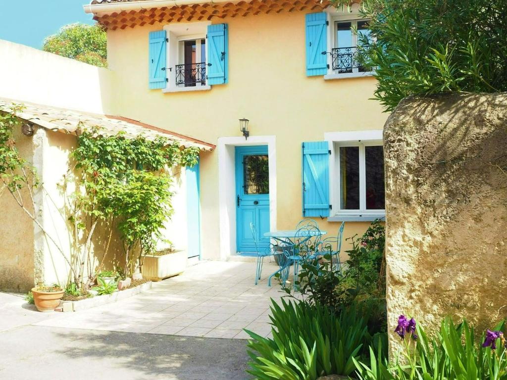 Maison de vacances Charming holiday home with private terrace in Pernes-les-Fontaines , 84210 Pernes-les-Fontaines