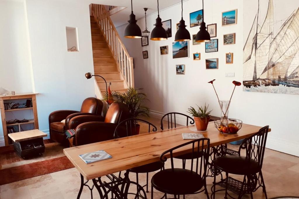 Maison de vacances Charming House Ideally Located With Furnished Terrace 3 Bedrooms & Parking 19 Rue Louisette, 33110 Le Bouscat