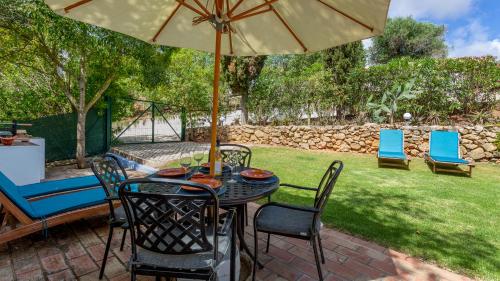 Charming House in a Vineyard Near the Beach Porches portugal