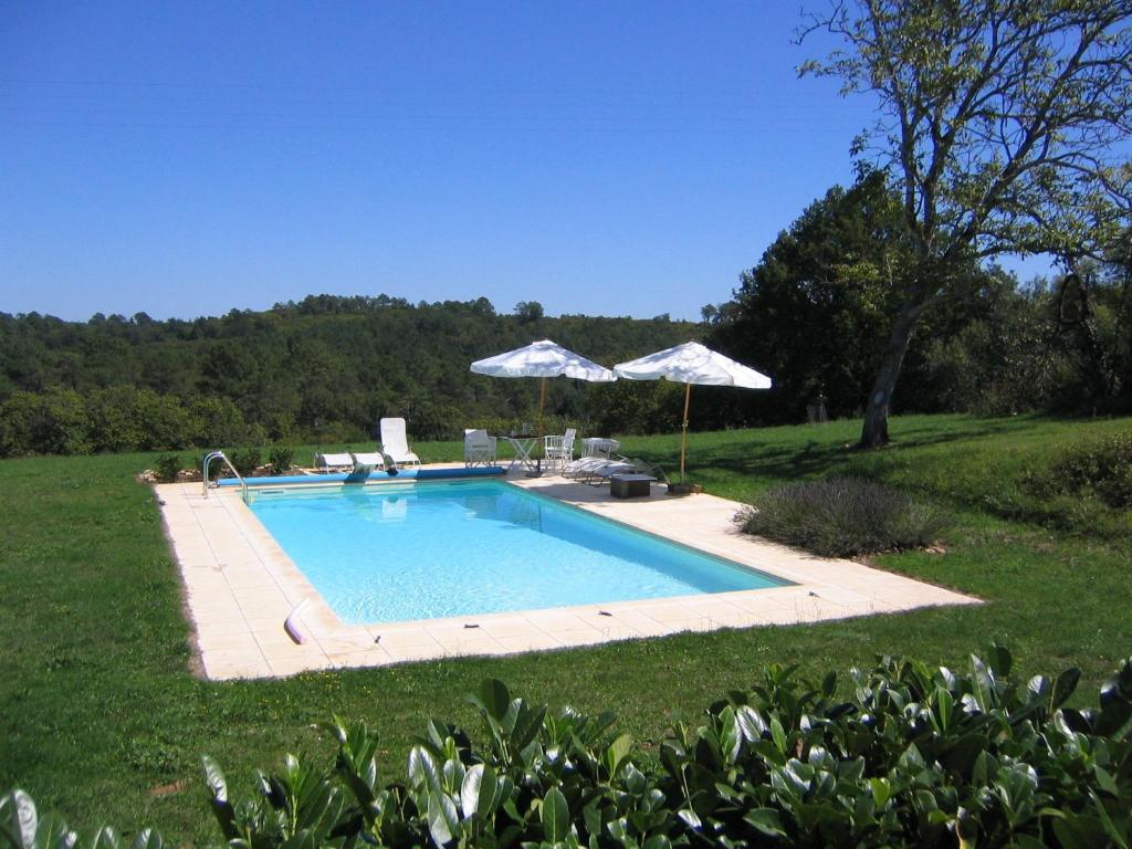 Maison de vacances Charming private holiday home with private tennis court and pool near Cazals , 46250 Frayssinet-le-Gélat