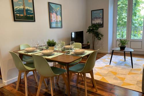 Appartement Charming renovated 2021 T3 Flat in the heart of Grenoble #CD 30 Cours Jean Jaurès Grenoble