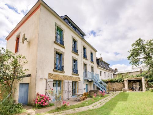 Charming Sea View Apartment in Lozen Le Pouldu france