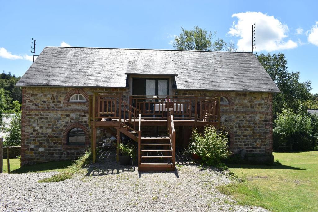 Maisons de vacances Charming Self Contained Gites- Mortain- Le Moulin De La Porte 16 Avenue de la Gare, 50140 Le Neufbourg