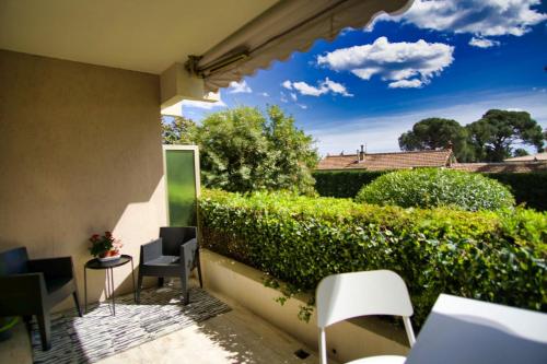 Appartement Charming studio in a small and peaceful residence 55 avenue Jean de Noailles Les jardins de Galatée Cannes