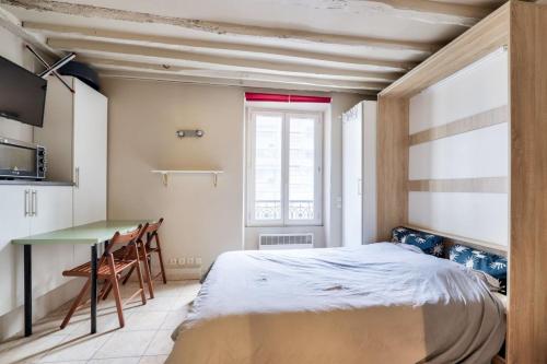 Charming studio near Bastille Paris france