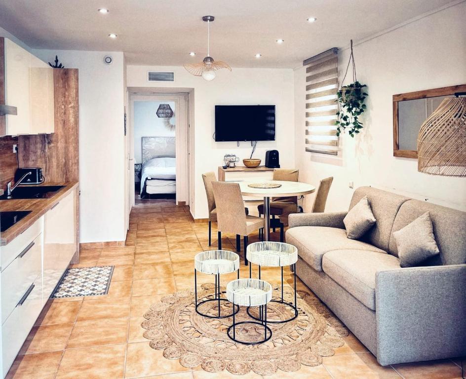 Appartement Charming T2 Cap Antibes 945 Boulevard de la Garoupe, 06160 Antibes