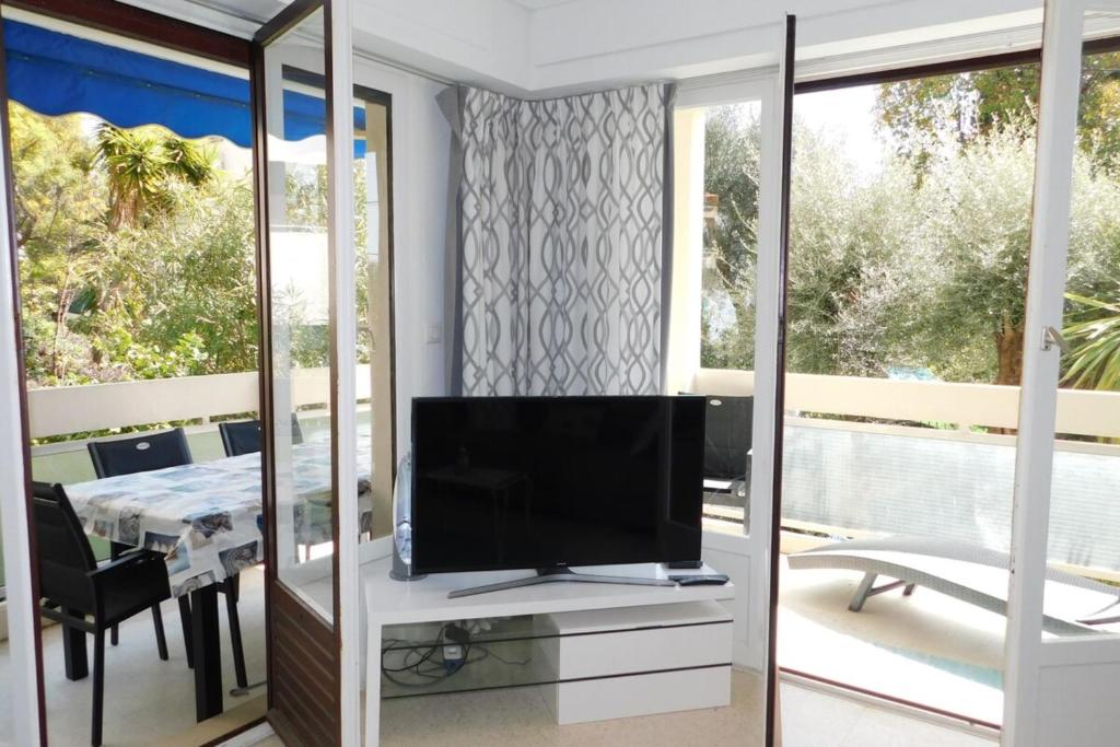 Appartement Charming T2 Residence \ 6 Rue Fontaine du Pin, 06160 Antibes