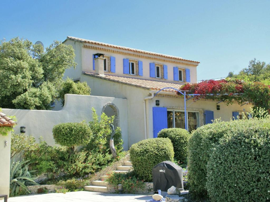 Villa Charming Villa in Villes-sur-Auzon with Swimming Pool , 84600 Villes-sur-Auzon