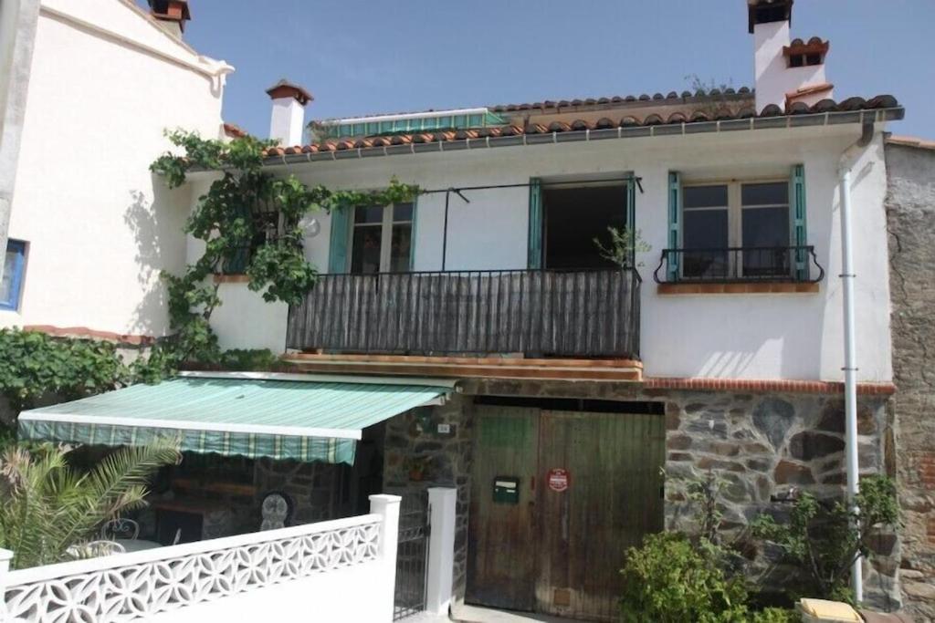 Maison de vacances Charming village-house close to sea at the foot of the Pyrenees 24 Rue du Campet, 66690 Sorède