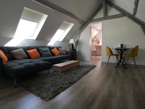 Appartement Chartres Coeur de Ville, beau 2 pièces chaleureux et lumineux,Parking et Wifi ! 2eme etage sur cour 13 Rue Daniel Boutet Chartres