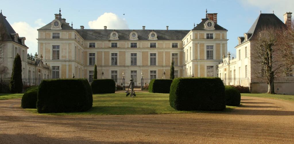 Hôtel Chateau Colbert Place du Château de Colbert, 49360 Maulévrier