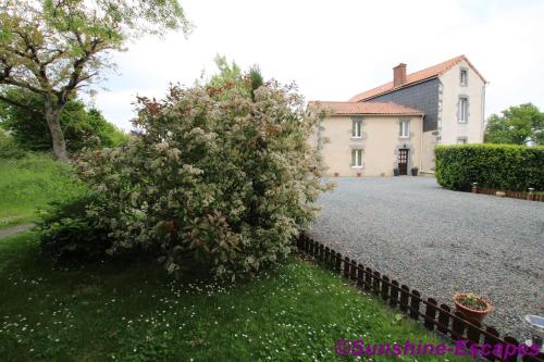 CHATEAU COTTAGE Moncoutant france