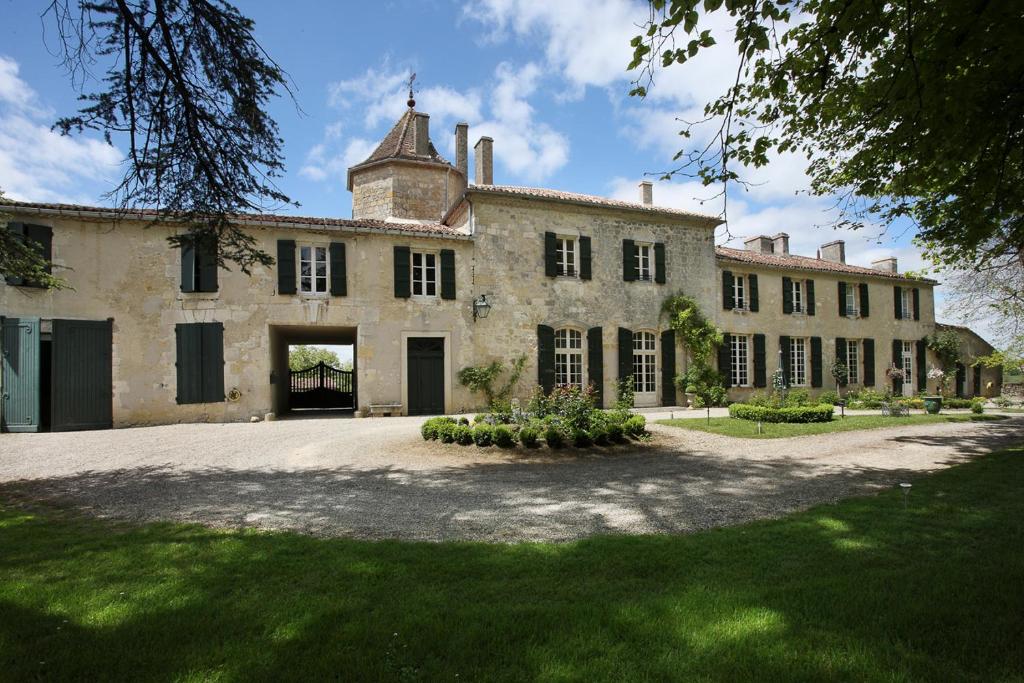 Villas Chateau d'Auge - Grand Gite Chateau d'Auge, 47310 Laplume