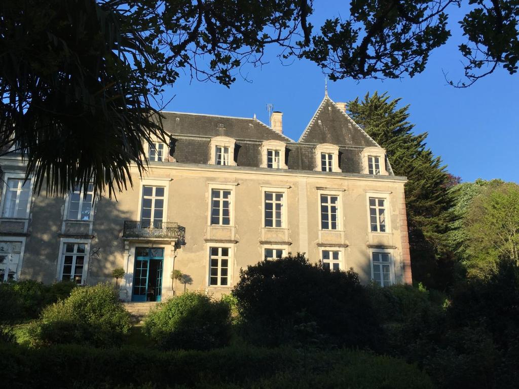 Maison d'hôtes Chateau d'Estrac 43 place general de Monsabert, 40300 Hastingues