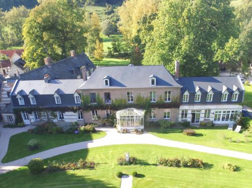 Château d'Harcelaines Maisnières france