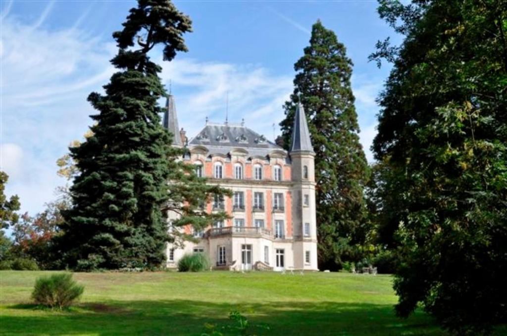 Maison d'hôtes Château de Bel Ebat Rue de la Folie Bessin, 91620 Nozay