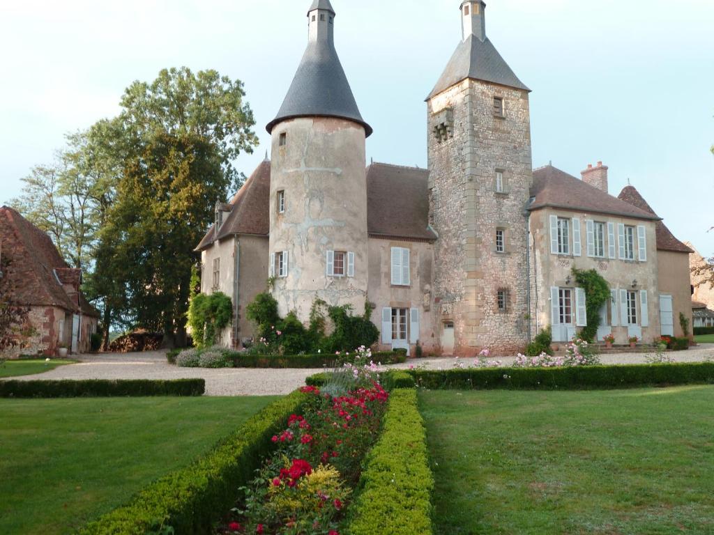 B&B / Chambre d'hôtes Château de Clusors Clusors, 03210 Saint-Menoux