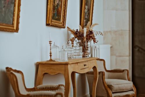 B&B / Chambre d'hôtes Château de Crazannes 24, rue du Château Crazannes