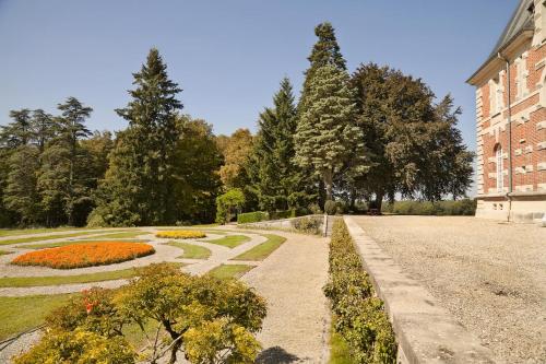 Chateau de Joyeux - Chambres d'Hotes Joyeux france