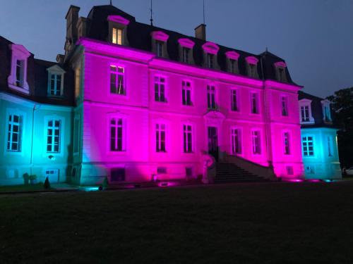 Château de la Bouchatte chambre les Roses Chazemais france