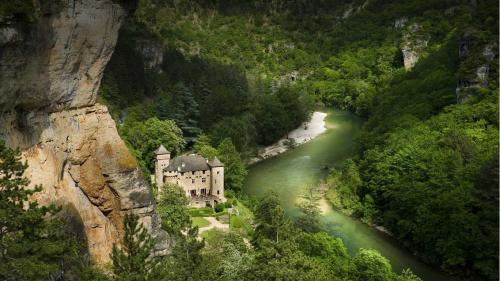 Chateau De La Caze Sainte-Énimie france