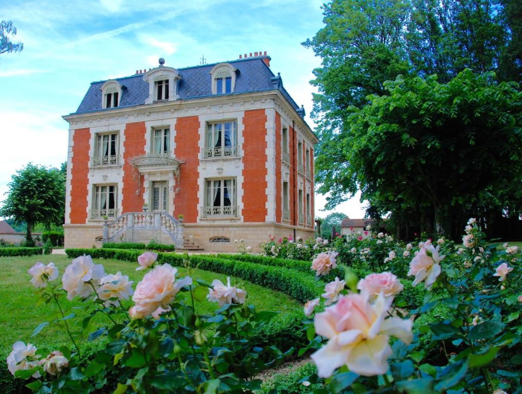 Maison d'hôtes Château de la Chaix Chemin de la Gobelette, 71800 Saint-Christophe-en-Brionnais