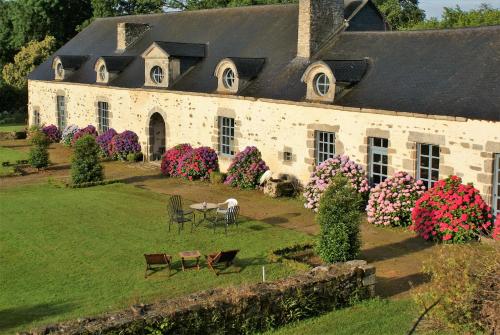 B&B / Chambre d'hôtes Château de la Chasse-Guerre Château de la Chasse-Guerre Hardanges