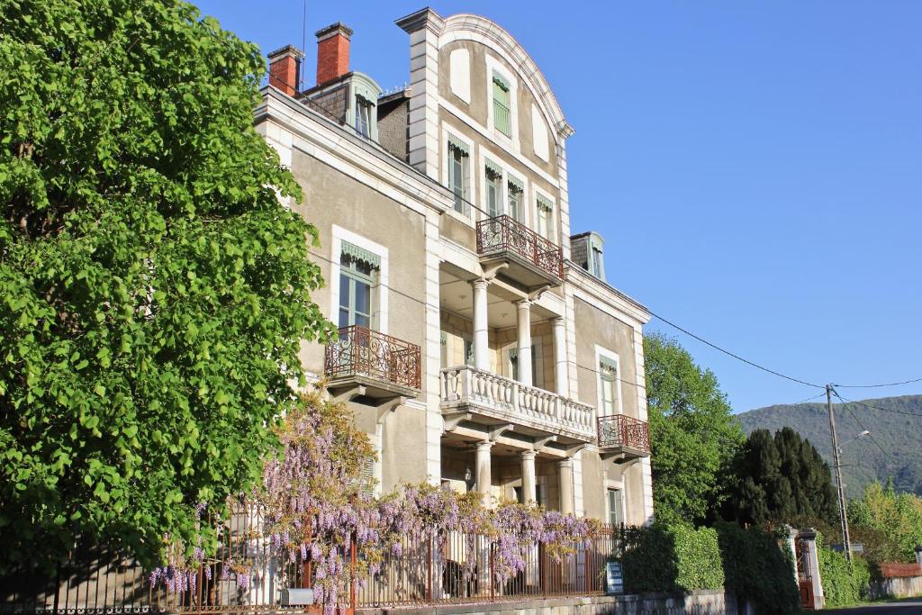 Maison d'hôtes Chateau de La Lanette Route Nationale, 65370 Saléchan