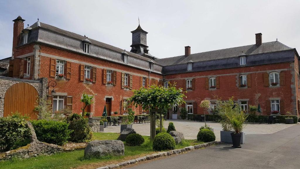 Hôtel Château de la Motte Rue de la Motte, 59740 Liessies