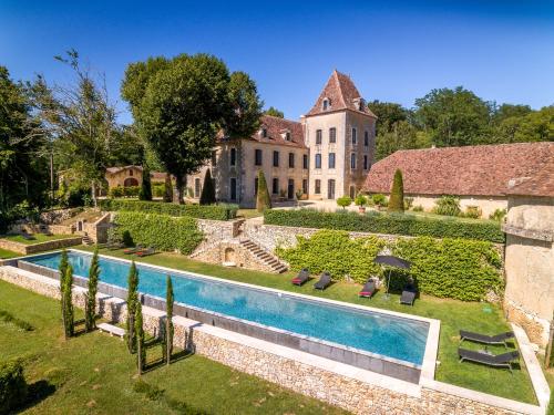 CHATEAU DE LASCOUPS Saint-Martin-des-Combes france