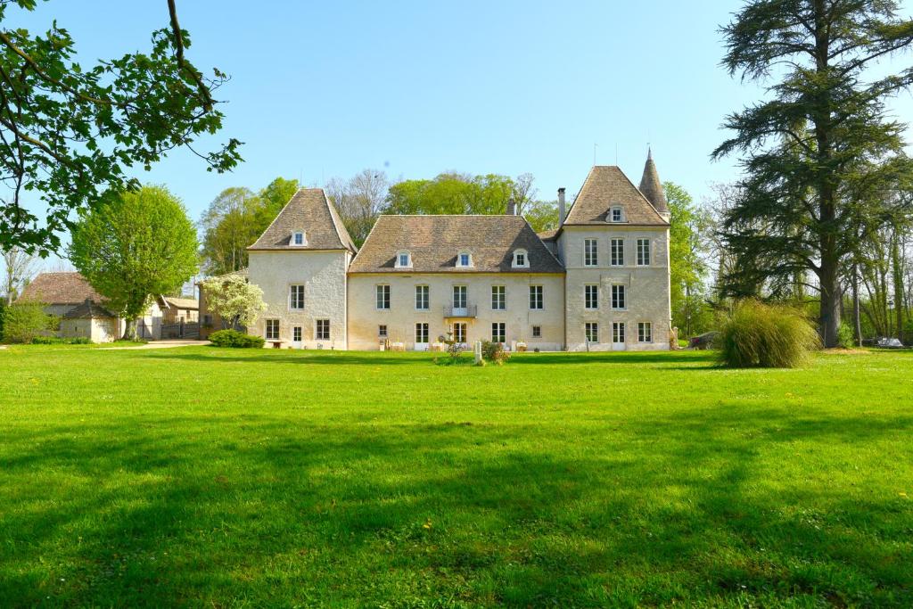 Maison d'hôtes Château de Pymont Lieu-dit, Piémont, 71700 Boyer